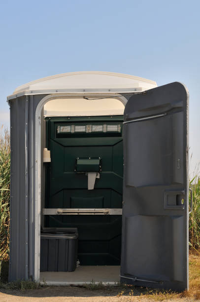 Best Portable bathroom rental  in Mokuleia, HI